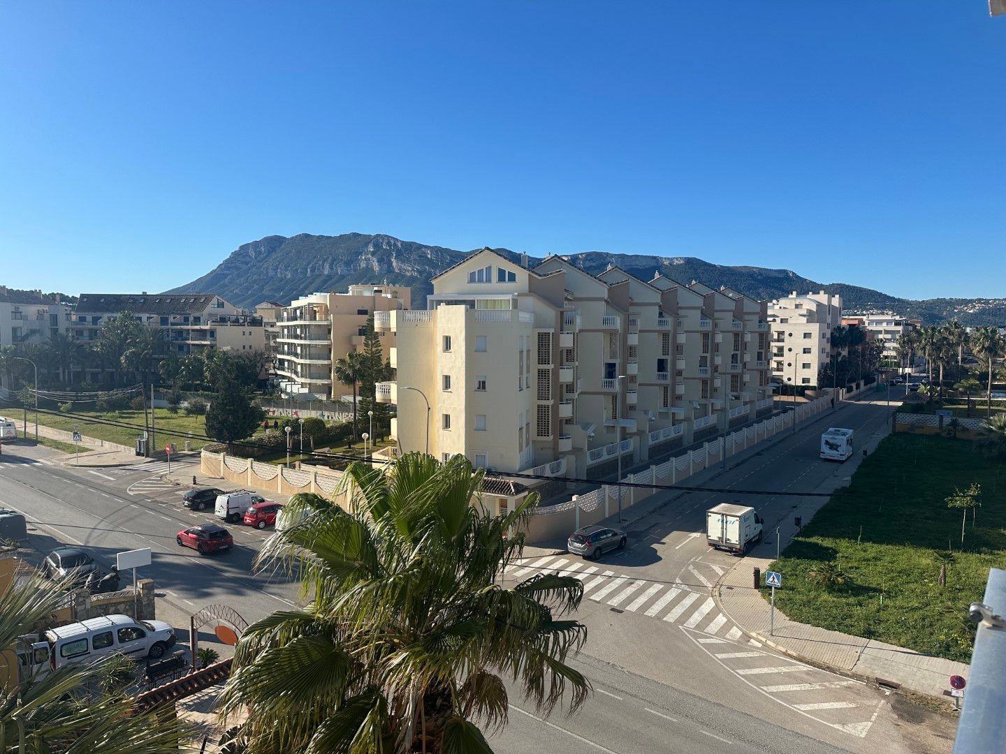 A004 - Apartment on the beachfront with sea views in Denia.