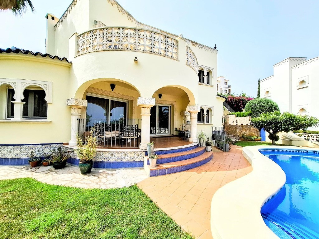 WB-BG9CQF - Exclusive Mediterranean Villa with Sea Views in Santa Lucía, Dénia, near Las Rotas