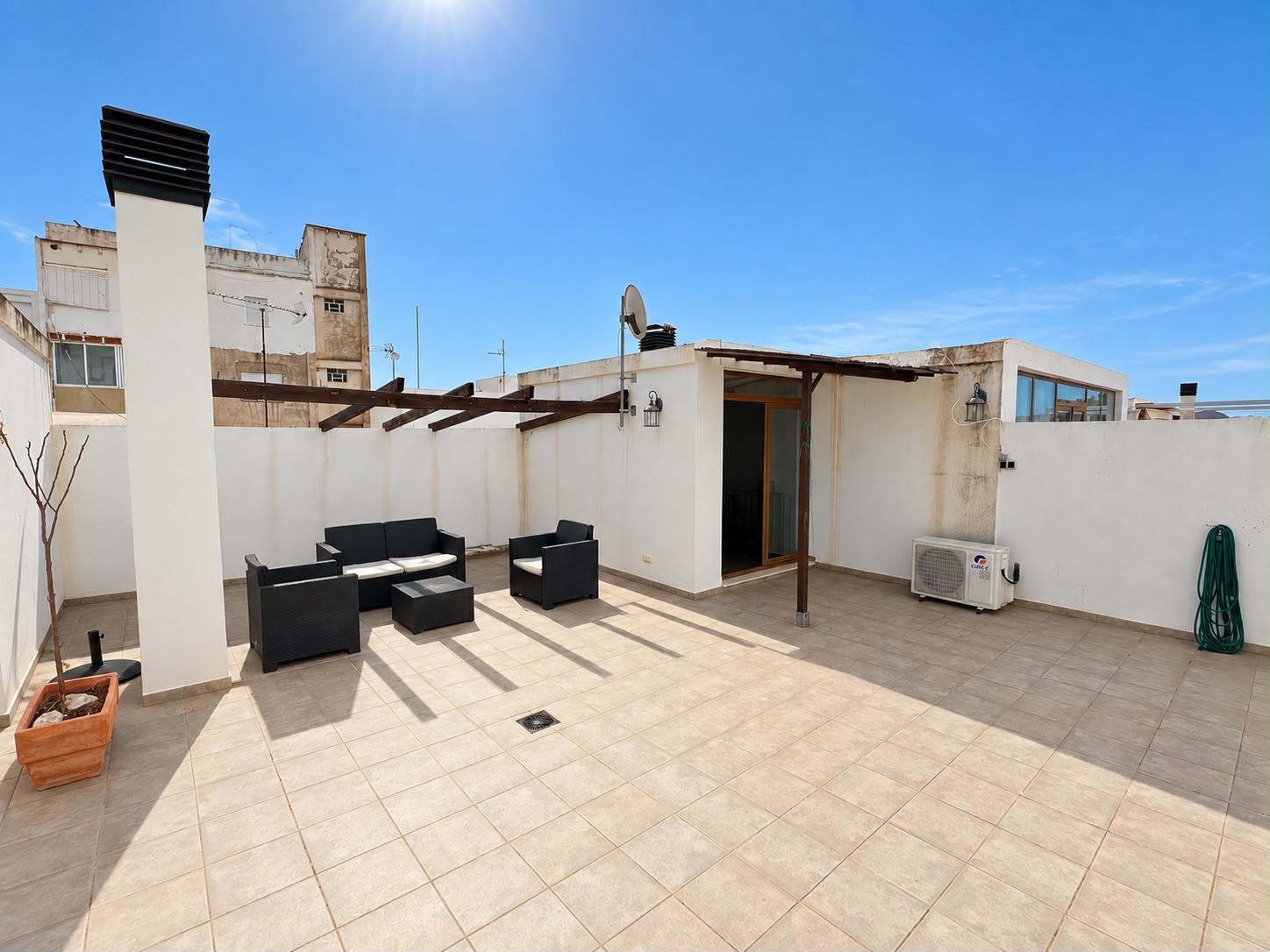 WB-EUWEK4 - Appartement en vente à Els Poblets avec 2 chambres et solarium.