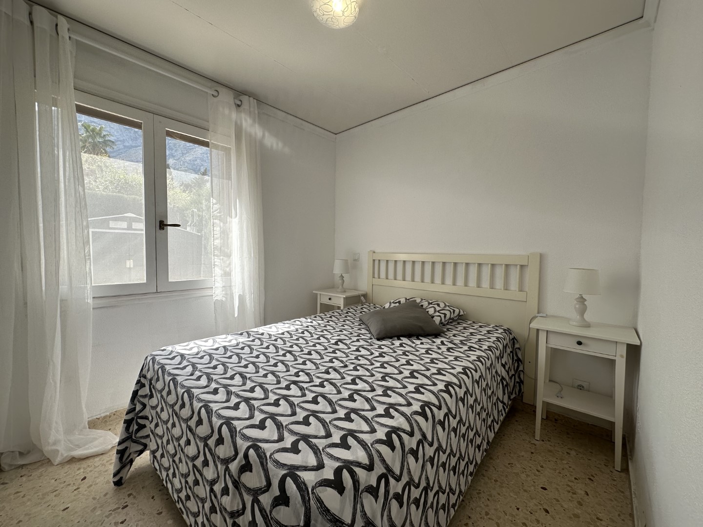 Chalet en venta en Denia de 2 dormitorios con parcela privada