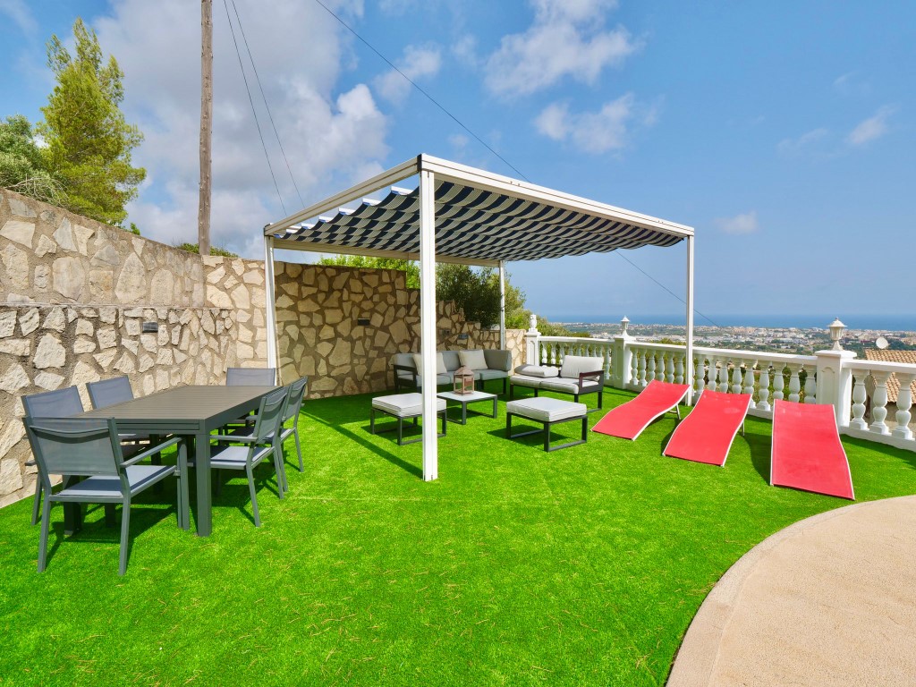 Villa for sale on the Montgó mountain with spectacular sea views
