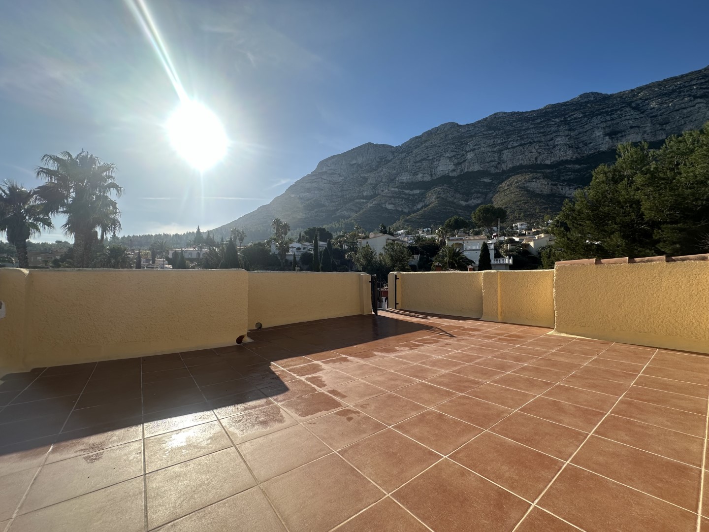 3-Bedroom Villa for sale with views of the Montgó mountain.