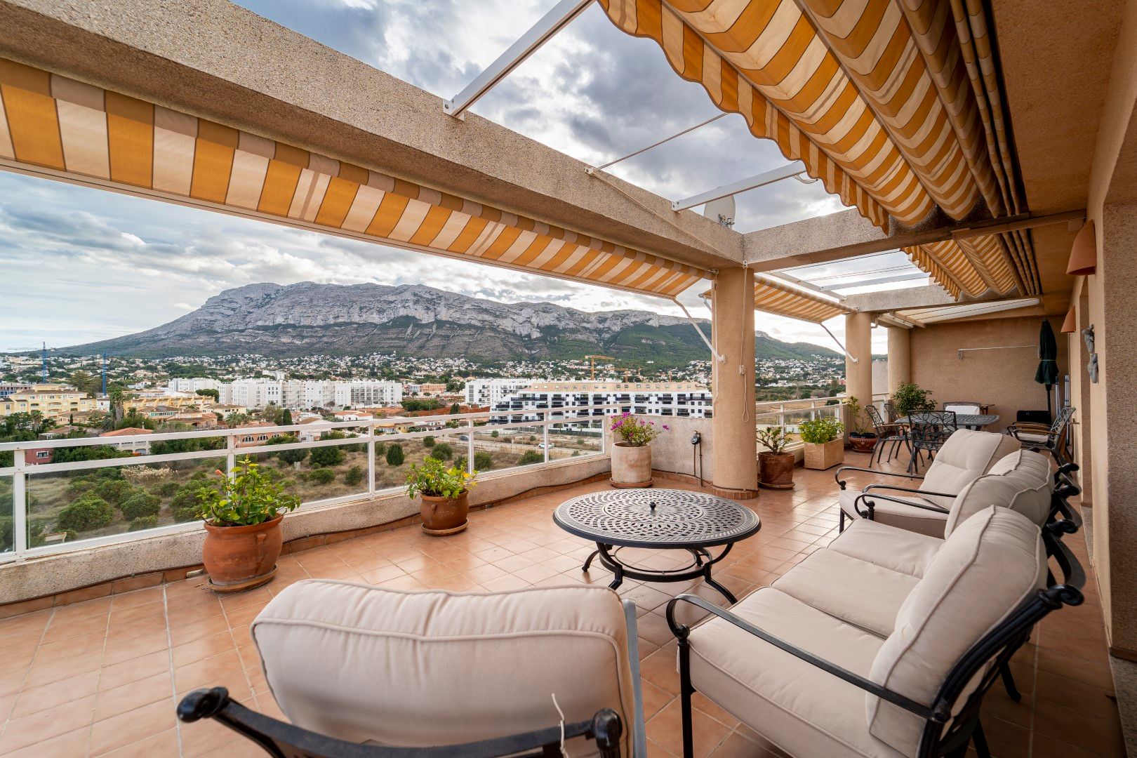 Duplex Penthouse for sale with panoramic views in Denia