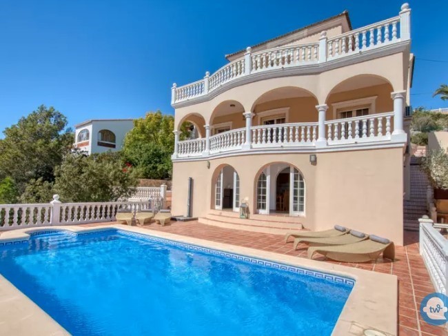 Villa in Denia for sale with sea and mountain views