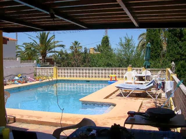 Villa à vendre à Denia avec 3 chambres et piscine