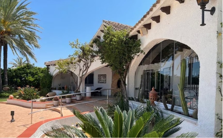 Villa zu verkaufen in La Xara, Denia